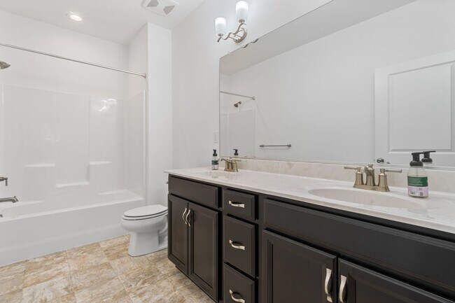 Building Photo - 4 Bed 2.5 Bath Home for Rent in Chesapeake