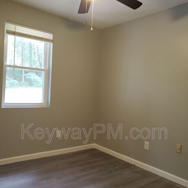 Building Photo - 3567 Kindling Dr