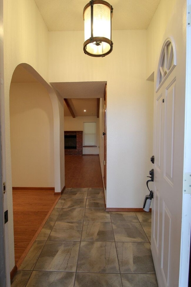 Building Photo - 1809 Pueblo Alegre Dr