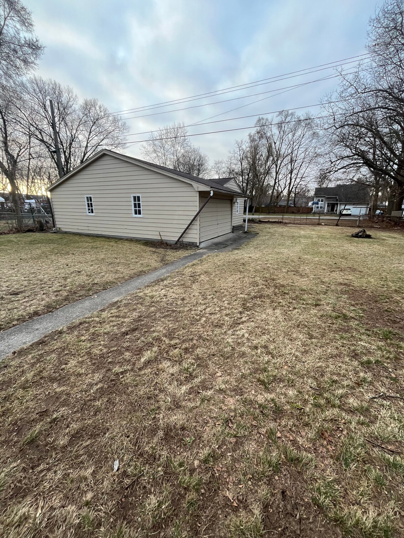 Building Photo - 9045 Millward Ave
