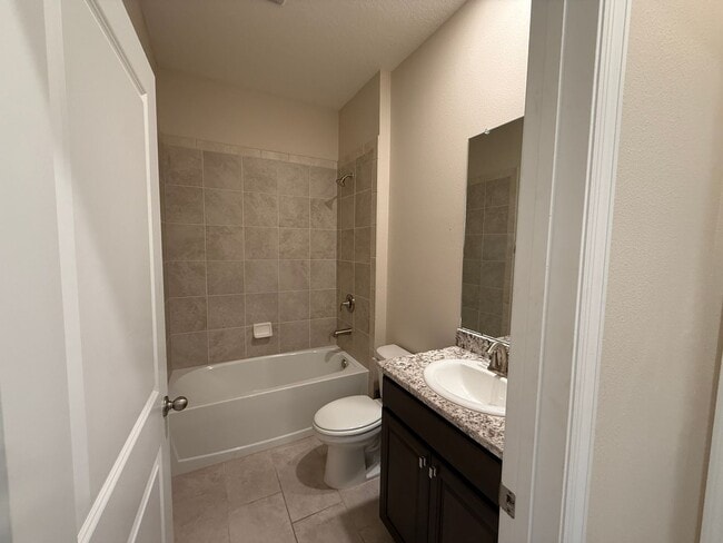 Building Photo - 3 Bedroom 2.5 Bath Single Family Home Promenade Estates