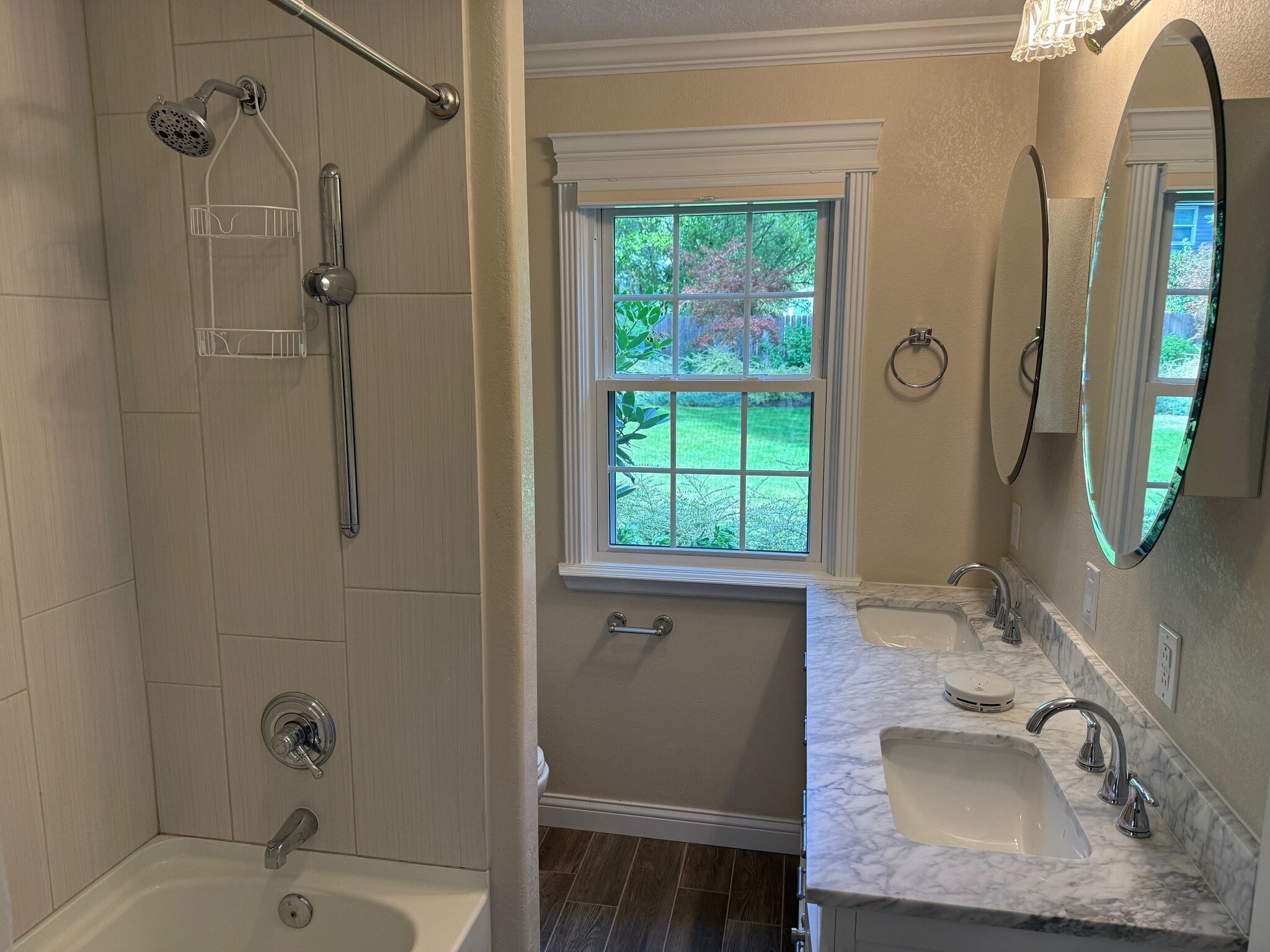 Bathroom Sinks and Tub - 8516 SW 58th Ave