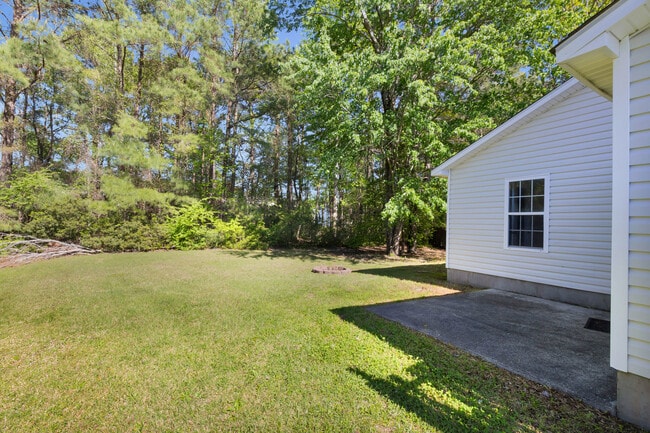 Building Photo - 334 Palamino Trail