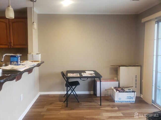 Building Photo - 6062 Cedar Ct