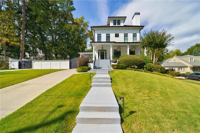Building Photo - 1812 Wellbourne Dr NE