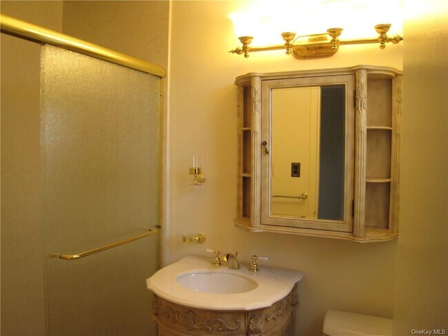 Building Photo - 30 Lake St