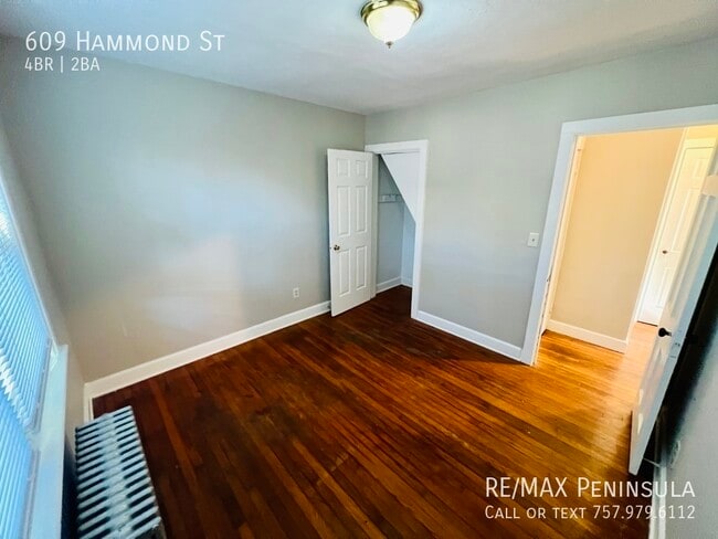 Building Photo - 609 Hammond St