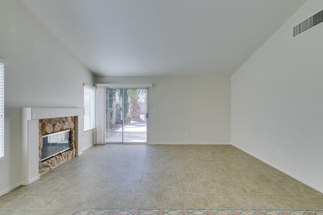 Building Photo - Cozy 3 bedroom single story house in Green Valley