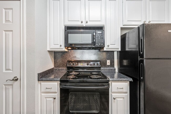 Building Photo - 3 Bedroom 3 Bath gated community in Baylor Bubble