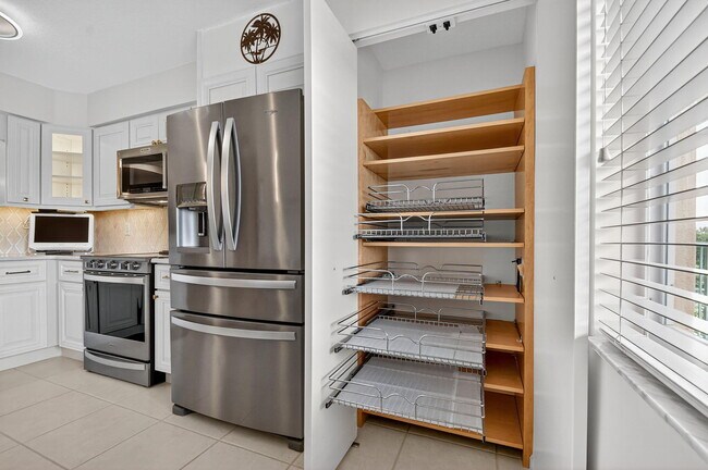 Building Photo - 12529 Imperial Isle Dr