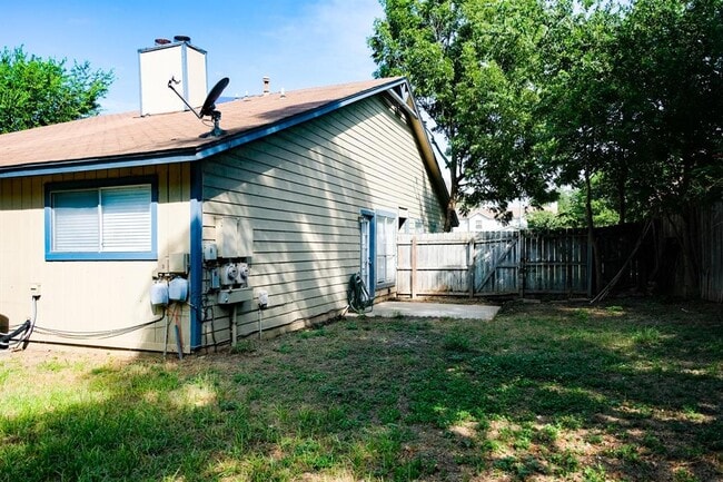 Building Photo - 9105 Sanger Dr