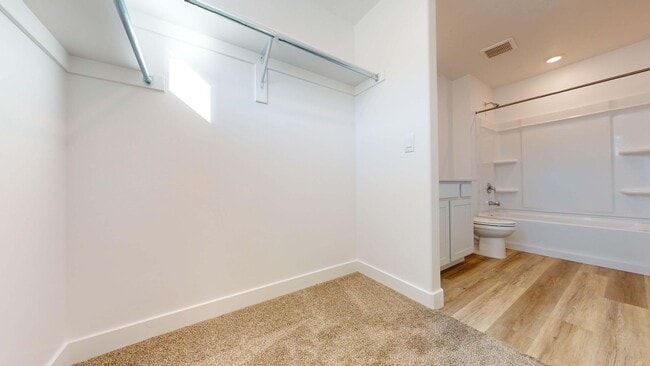 Building Photo - Newer Old Sorrel Townhome