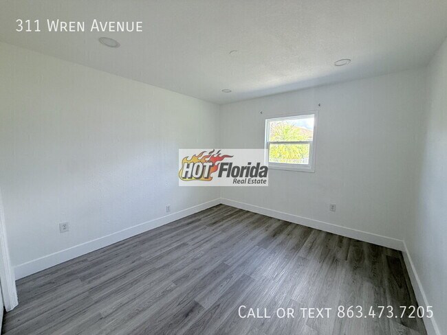 Building Photo - 311 Wren Ave