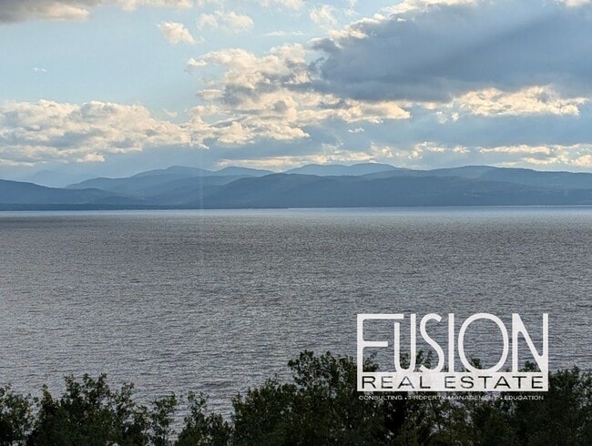 Building Photo - 11 Lakeview Terrace