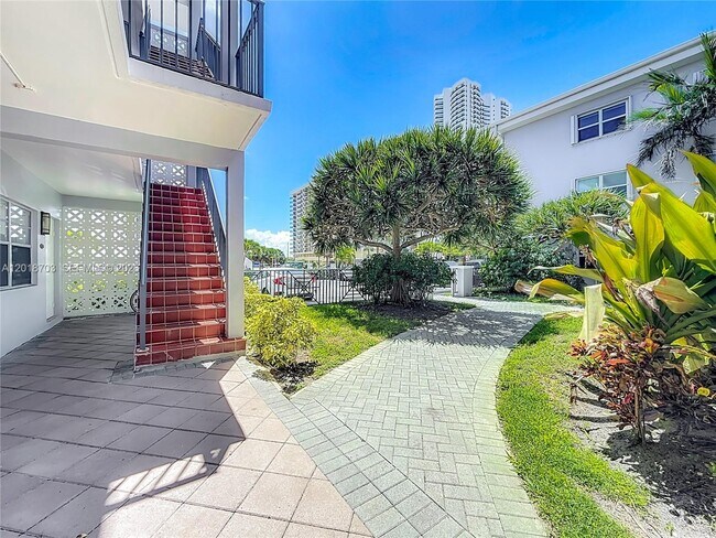 Building Photo - 2600 S Ocean Dr