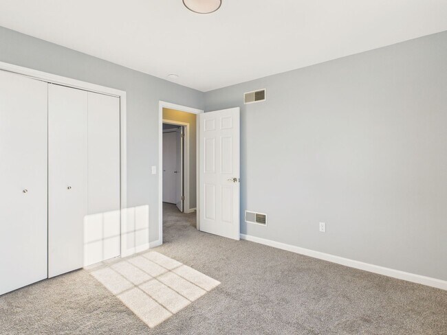 Building Photo - Beautiful Spacious Single Family in Blue Meadow Farms