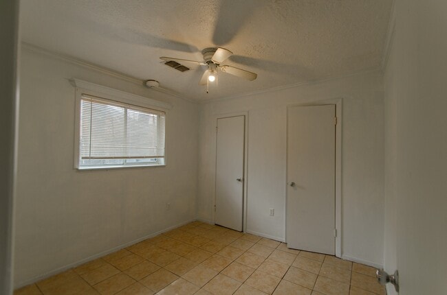 Building Photo - 8937 Etta St