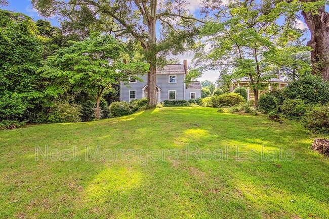 Building Photo - 220 Bradford Ave