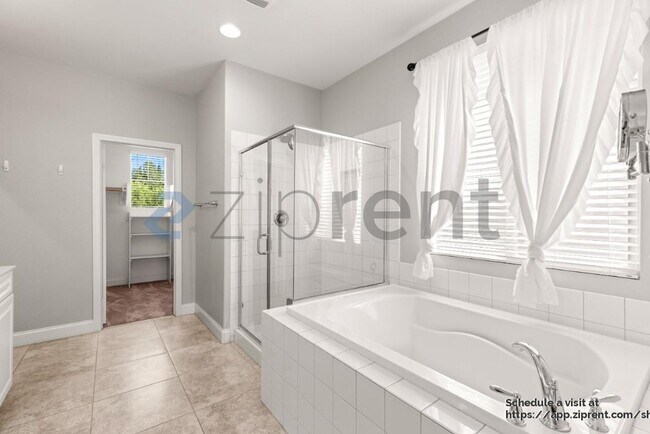 Building Photo - 1538 Avila Ln