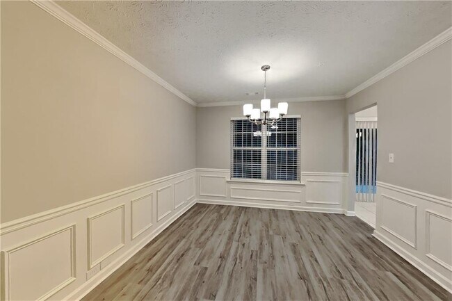Building Photo - 1517 Galewood Cir NE