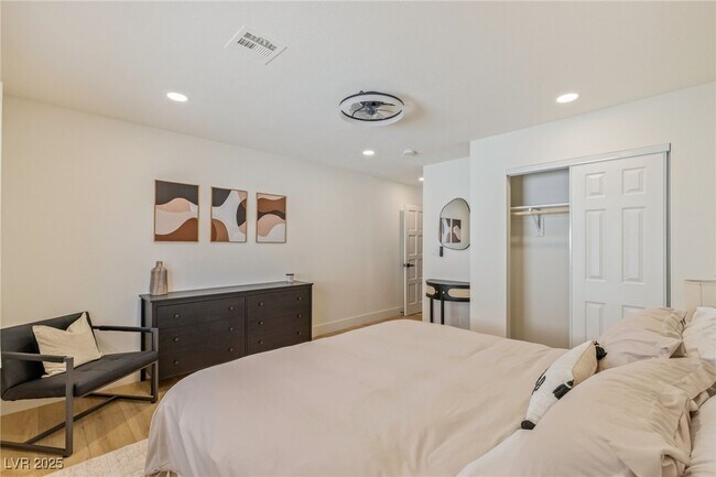 Building Photo - 4045 W Mardon Ave