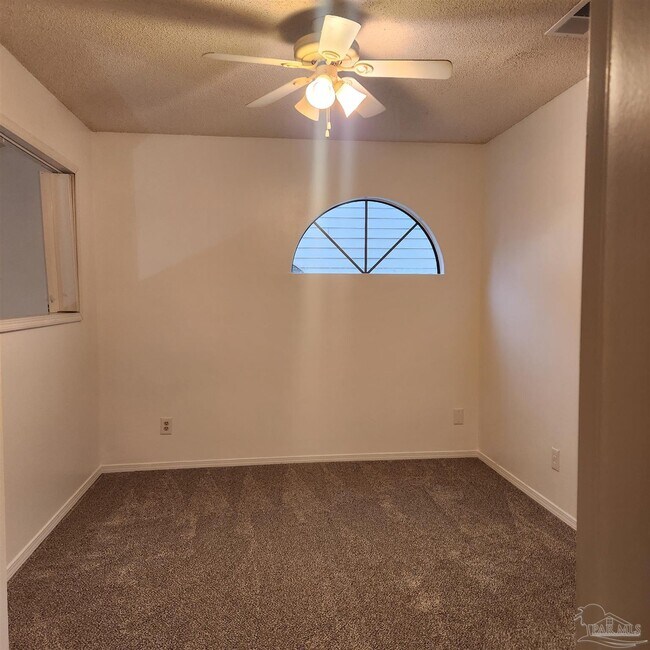 Building Photo - 5001 Grande Dr