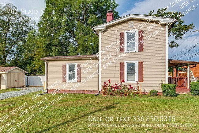 Building Photo - 702 Plaid St