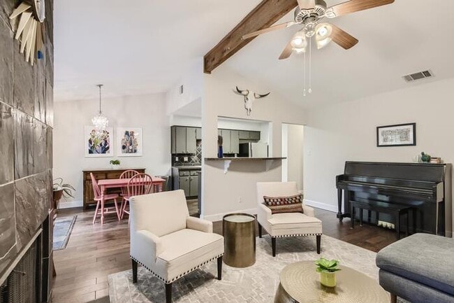 Building Photo - 5107 Leralynn St