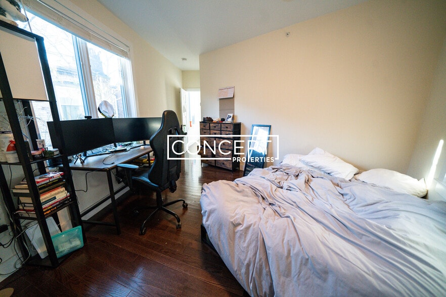 Building Photo - 20 Sussex St