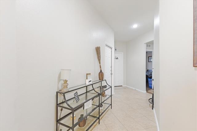 Building Photo - 8420 Silverbell Ln
