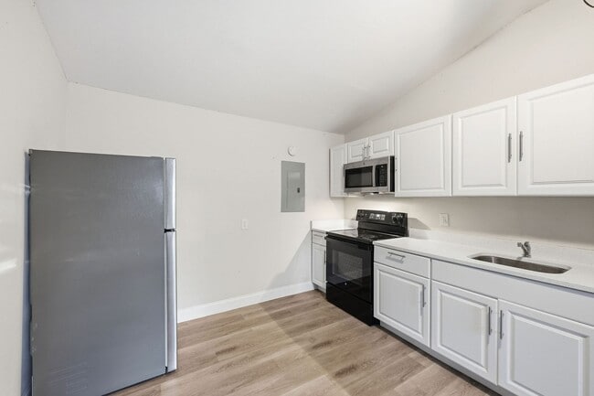 Building Photo - Completely Renovated 2BR/1BA Home on Extra-Large Lot in Jacksonville's Trout River Area***JANUARY...