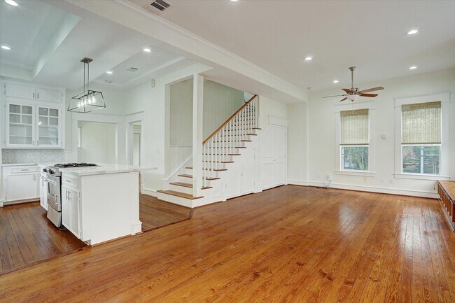 Building Photo - 1847 Cortlandt St