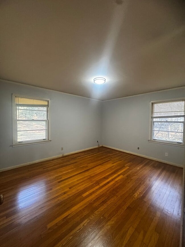 Building Photo - Home located on a quiet Cul-de-Sac