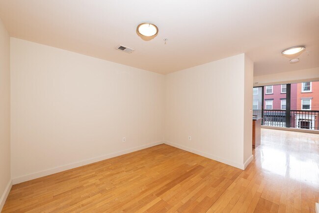 Building Photo - 222 Montgomery St