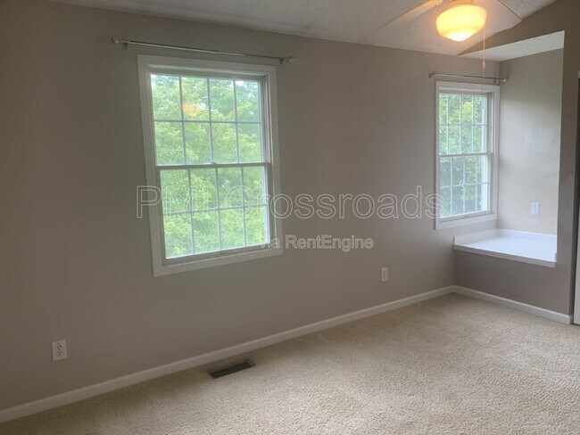 Building Photo - 8620 Olenbrook Dr