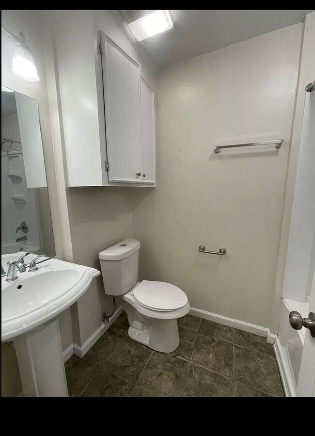 Building Photo - 233 Pecan Creek Dr