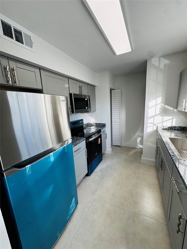 Building Photo - 8657 SW 5th St