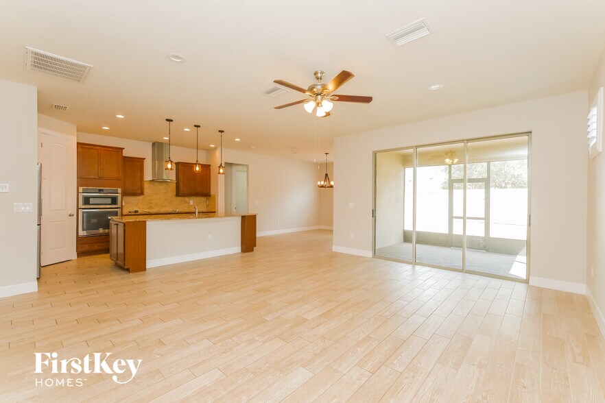Building Photo - 16303 Treasure Point Dr