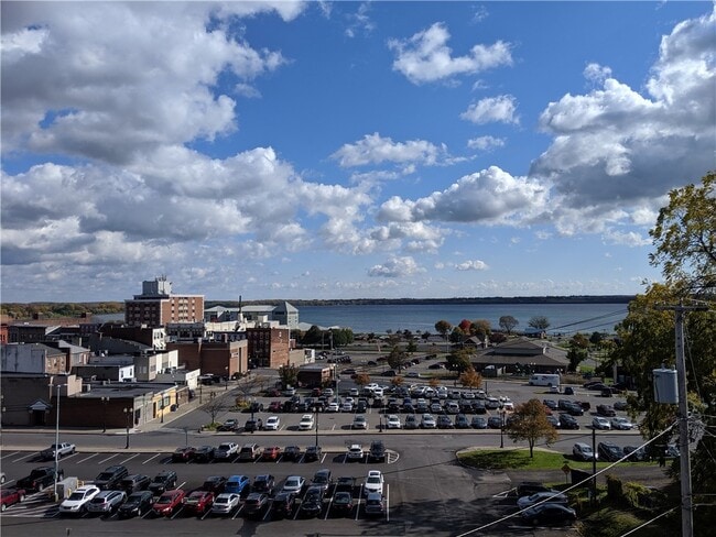 Building Photo - 399 S Main St