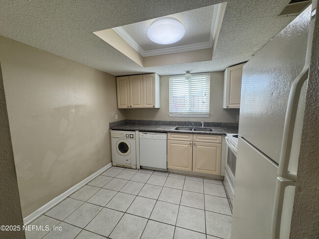 Building Photo - 3917 Corrida Ct