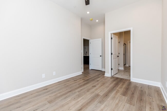 Building Photo - 1013 Northside Dr