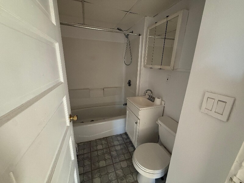 Building Photo - 13 Union St