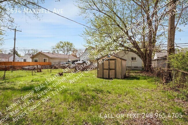 Building Photo - 8694 Maxwell Ave