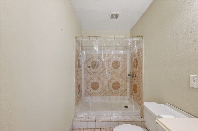 Building Photo - 968 Garapan St