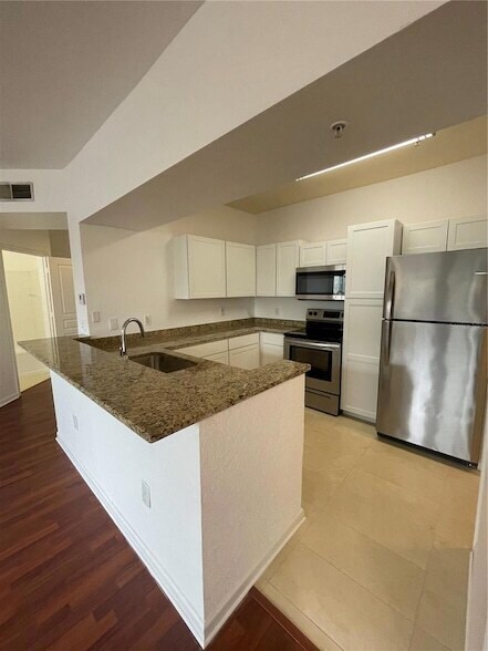 Building Photo - 5125 Palm Springs Blvd