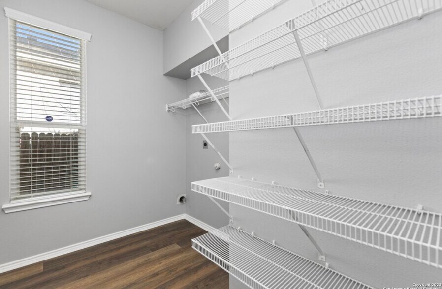 Huge utility room - 8711 Eagle Peak