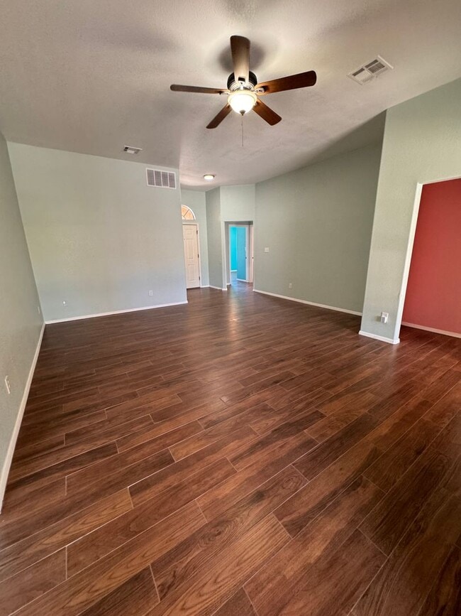 Building Photo - $700 off first months rent** Welcome to your new home sweet home in the charming Los Colinas area!
