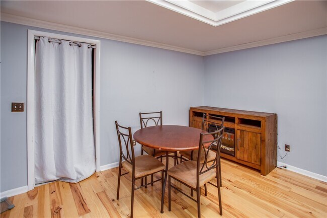 Building Photo - 2680 Highland Ave