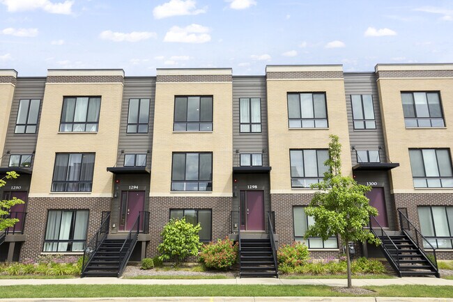 Primary Photo - 1298 Catalina Ct.