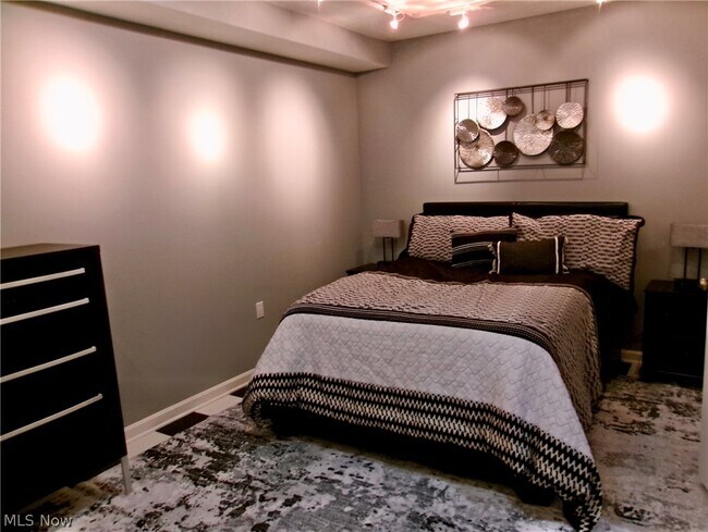 Building Photo - 3473 Churchill Downs